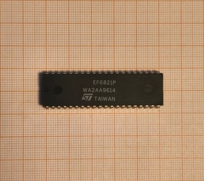 STMicro EF6821P Peripheral Interface Adapter