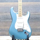 Fender Player Stratocaster Lake Placid Blue Maple Fingerboard Electric Guitar