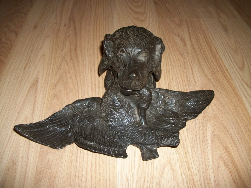 VINTAGE CAST IRON HUNTING DOG AND DUCK INKWELL VICTORIAN-ERA DESK ACCESSORY