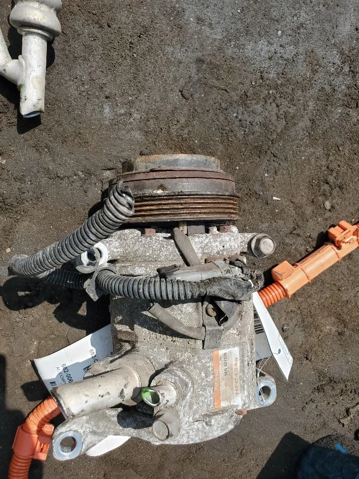 Used A/C Compressor fits: 2011 Chevrolet Tahoe  Grade C Foto 4 de 4