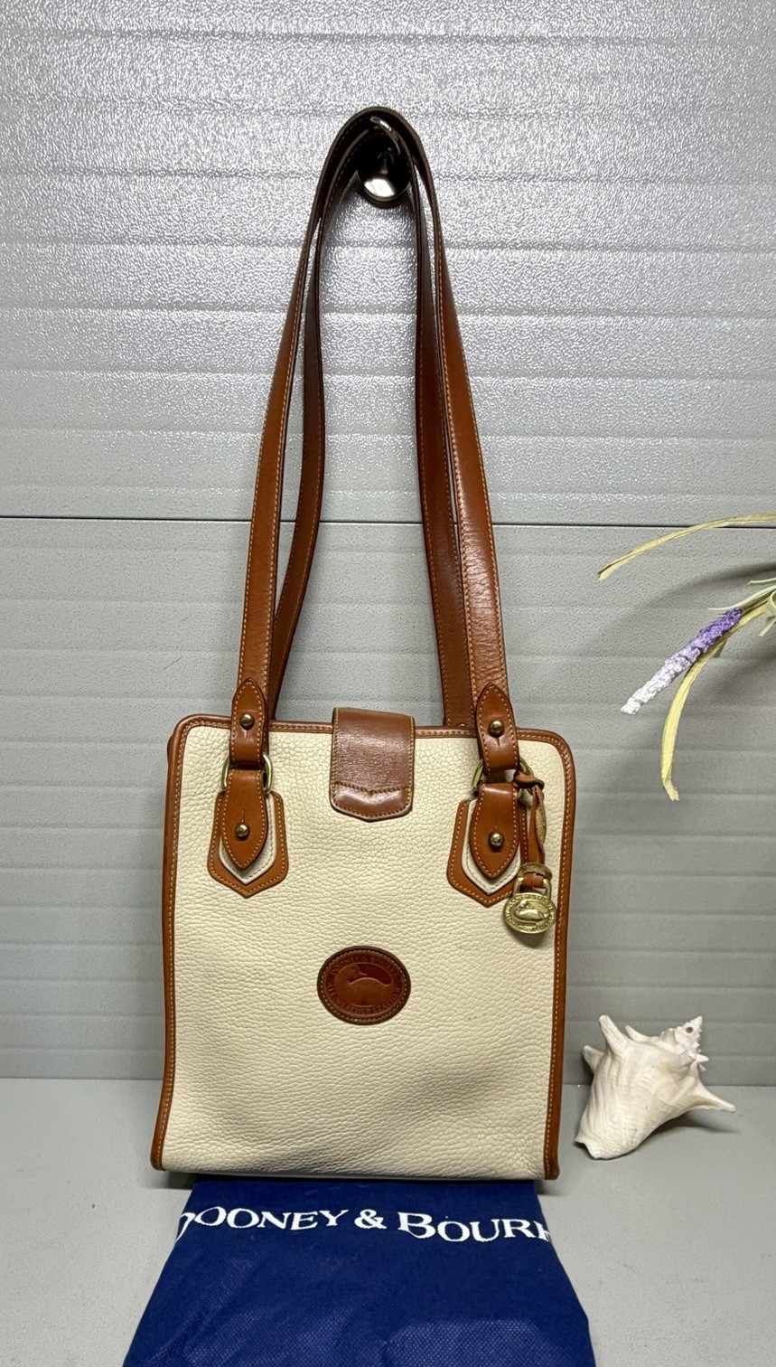 Vintg. “RARE” 80’s Dooney and Bourke Calico Cream AWL Square Shoulder Bag-Cute! image 4