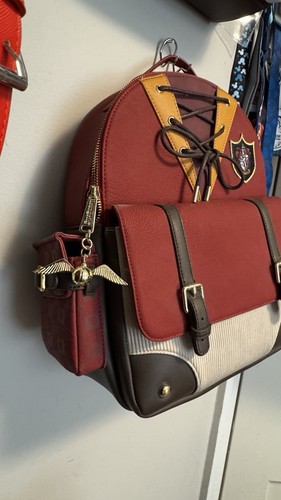 Harry Potter Quidditch Gryffindor Uniform Loungefly - Bild 3 von 5