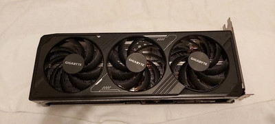 Gigabyte GeForce RTX 5070 WINDFORCE OC SFF 12GB GDDR7 Grafikkarte + Rechnung