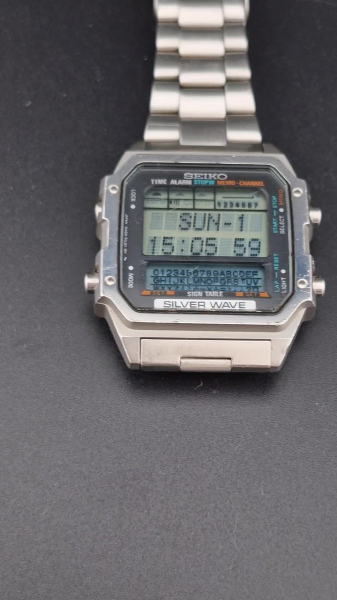 SEIKO Japan 1985 Original Vintage Retro D409-5030 A0 Silver Wave