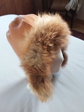 Chapka en cuir beige, ave  fourrure de renard, taille 56/57, création modiste 