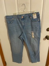 BRAND NEW WOMEN'S SIZE 16W PETITE TERRA  SKY light wash STRAIGHT LEG JEANS