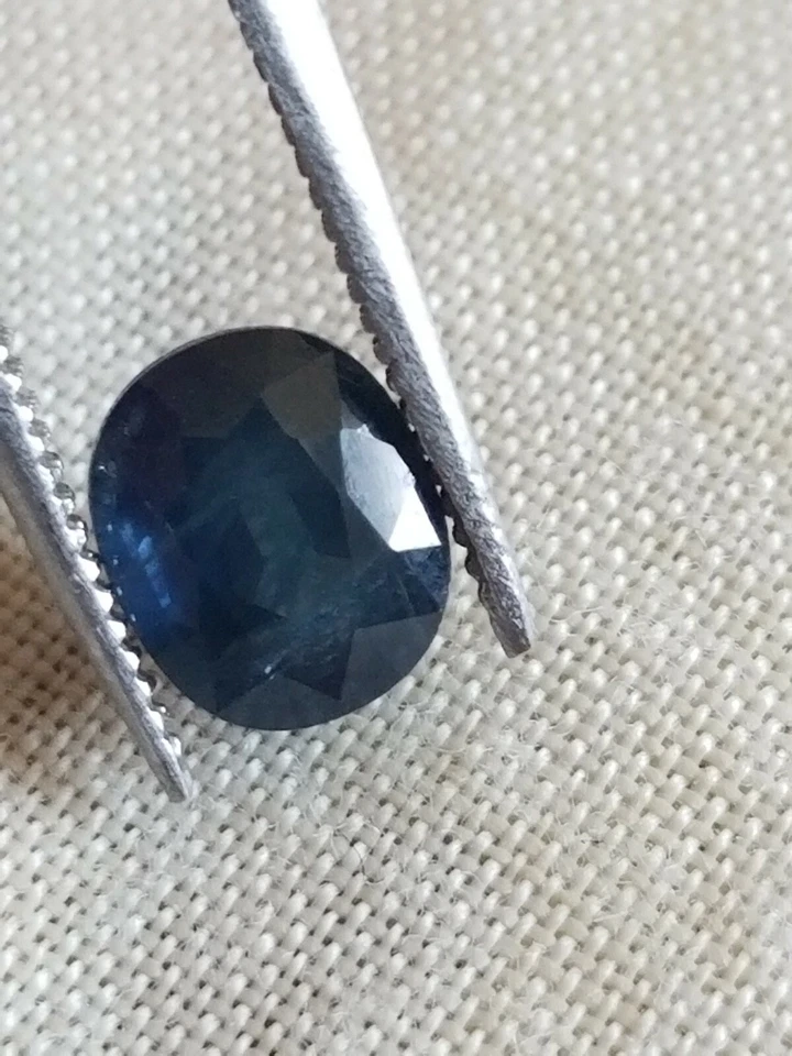 AIG Certified 1.12 Ct Natural Blue Sapphire Oval Shape Loose Gemstone For Ring - Image 2 of 4