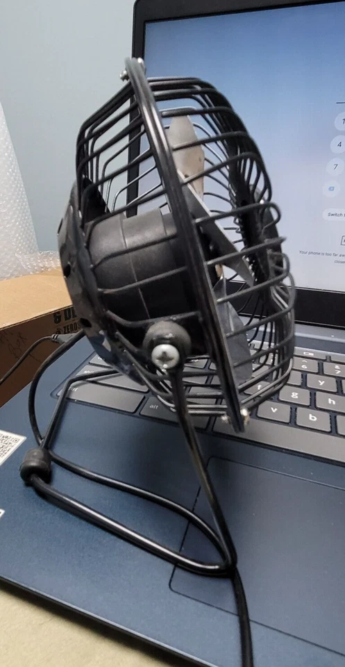 Black USB desk fan--works great - Image 2 of 3