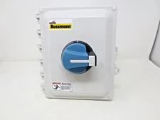 BUSSMANN/STAHLIN  PC806 ENCLOSURE WITH BUSSMANN RD30-3 30 AMP DISCONNECT