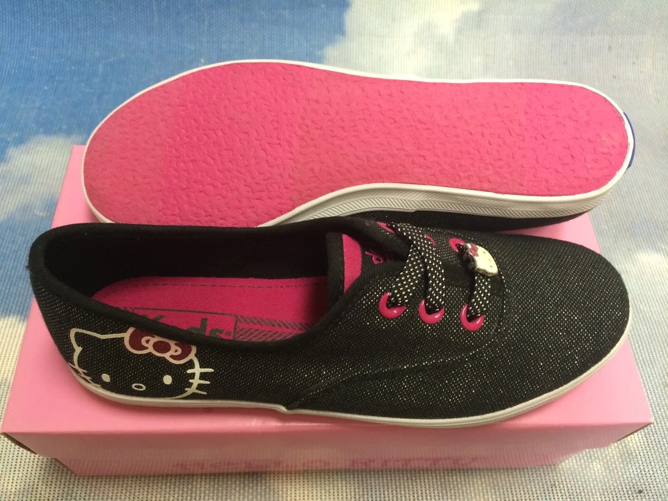 Keds Hello Kitty Champion K Lace Oxford Sneakers Kid Size 2.5 to 3.5/ Women 5.5  - Image 3 of 4
