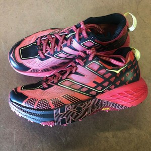 hoka one one speedgoat 2 mujer