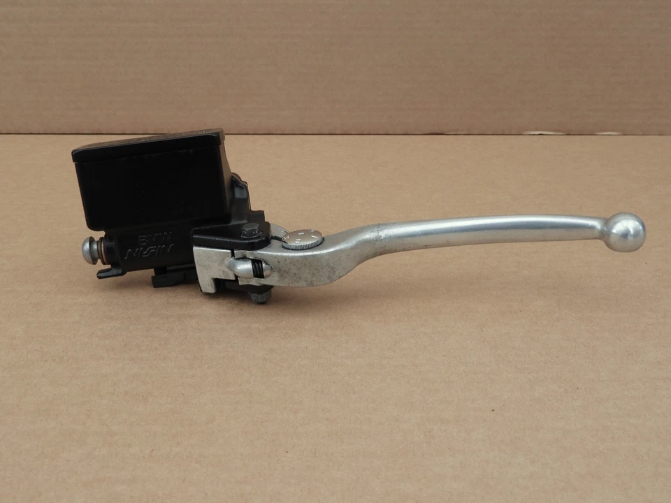 BMW C650GT C 650 GT 2018 - Cilindro maestro de freno trasero y palanca - 5.000 millas Foto 2 de 4