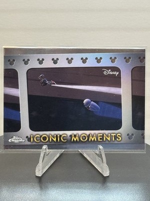 WALL-E AND EVE'S SPACE WALK  #IM-13 Iconic Moments- 2025 Topps Chrome Disney
