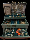 Vintage Estate Costume Jewelry Lot Retro To Estate Multi Tone Earrings Brooches