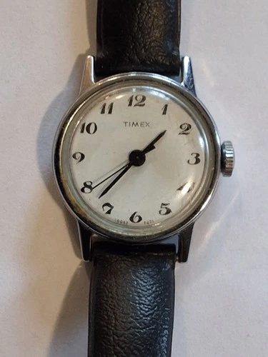 Timex Vintage Stainless Steel Silver Mechanical Wind-Up Watch Runs