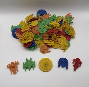 Lot Of 100 Color Spaceships Plastic For Kids Treasure Box Prizes