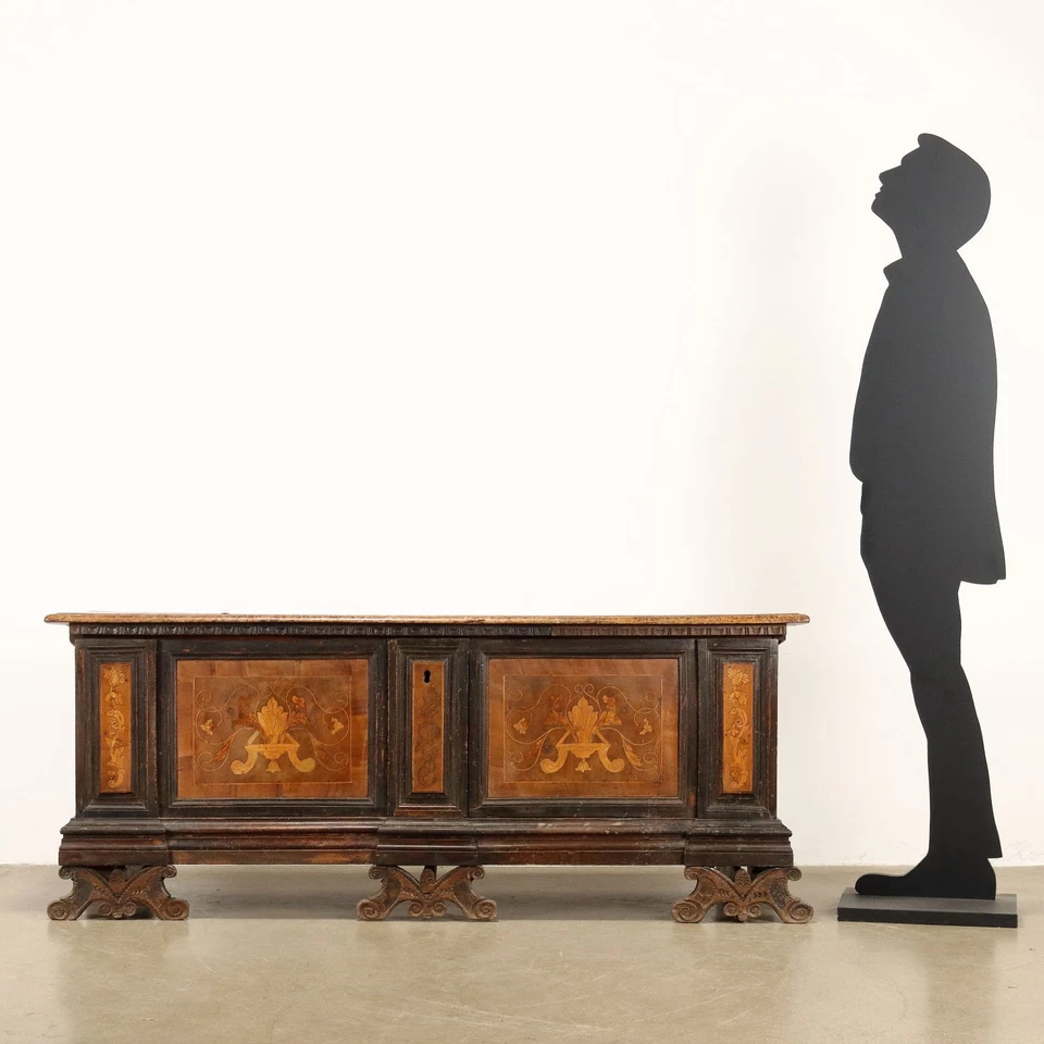 Antiguo pecho nogal tallas incrustaciones Italia siglo XVIII original Foto 2 de 4