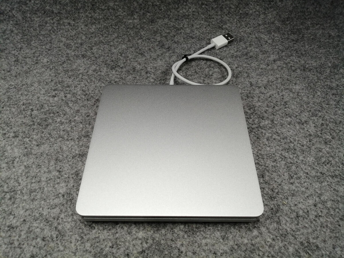 Apple USB SuperDrive External DVD MD564ZM/A Good Condition Apple USB SuperDrive External DVD MD564ZM/A Good Condition