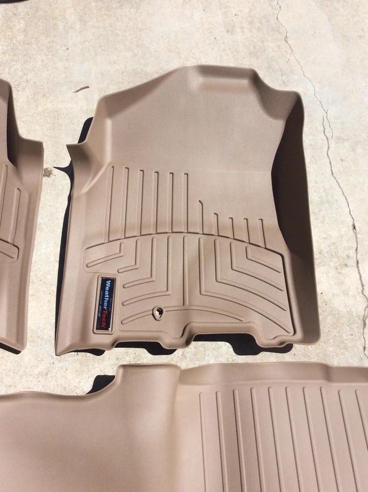 Forro de piso WeatherTech para Dodge Ram 2500/3500 Mega - 10-12 - 1ª/2ª fila bronceado Foto 3 de 4