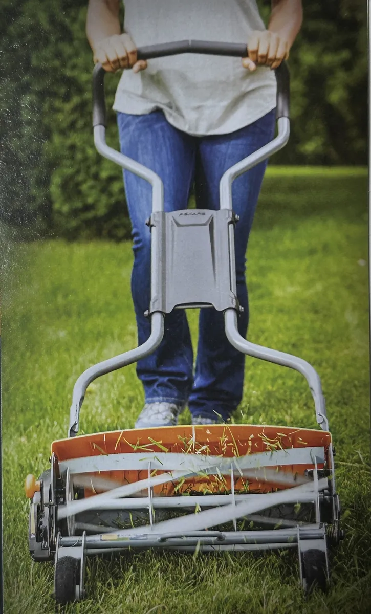 Fiskars Push Reel StaySharp Lawnmower Lawn Mower for Sale in
