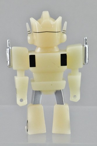 Transformers VS GI Joe Kidrobot Optimus Prime White Glow Vinyl Mini 2017 - Picture 2 of 2