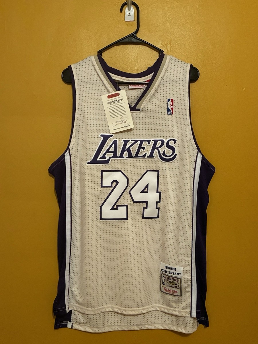 Mitchell & Ness Authentic Kobe Bryant Los Angeles Lakers
