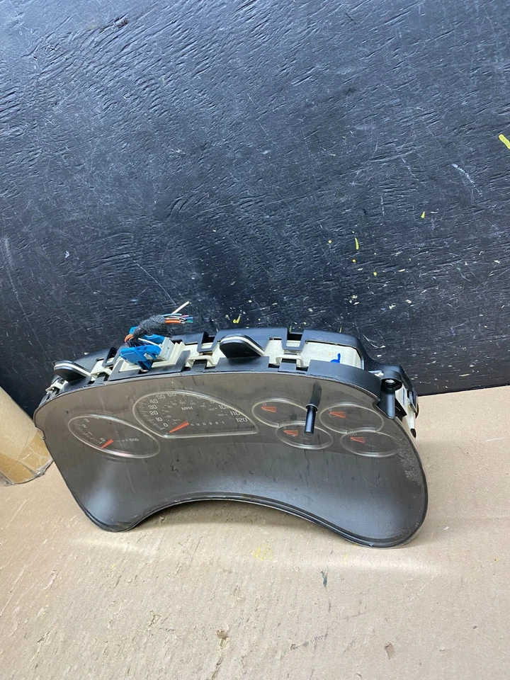 2006 - 2009 GMC Envoy Speedometer Cluster Gauge Oem T5918 DG - Image 4 of 4