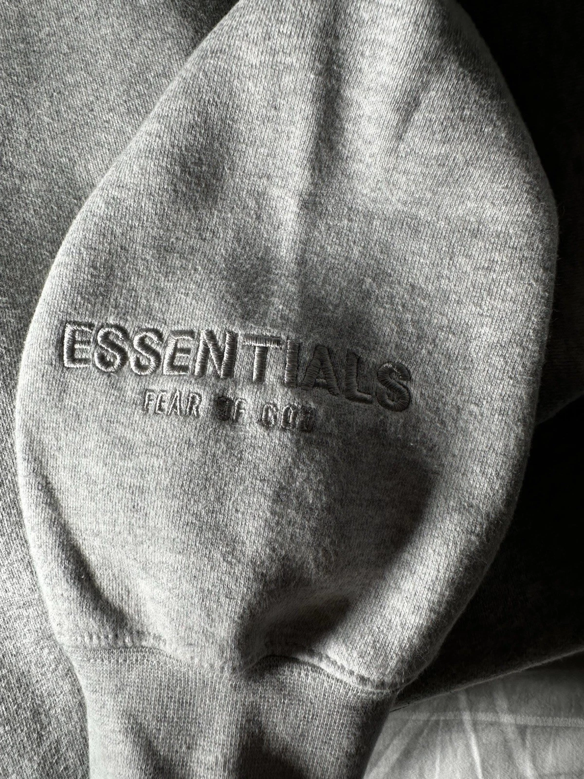 Felpa con cappuccio Fear Of God Essentials logo applicato taglia M