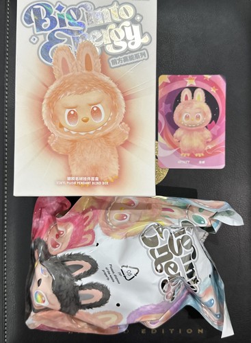 Authentic Popmart Labubu BIG INTO ENERGY Plush Vinyl - LOYALTY (Sealed bag) - Picture 3 of 4