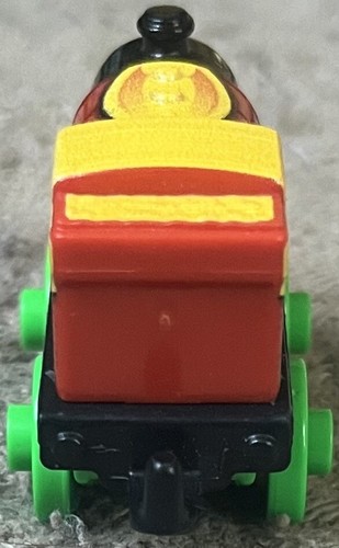2014 Mattel Gullane Thomas & Friends DC Heroes Percy como Robin CGM30 H52A Batman - Imagen 4 de 6