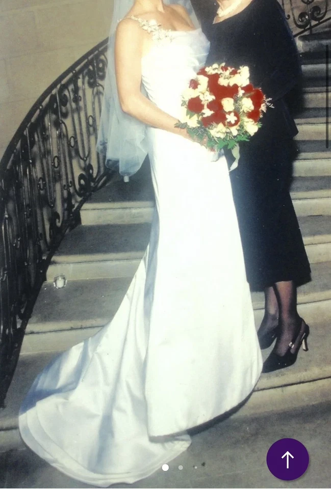 Vestido de novia atemporal, elegante vintage (2002) talla 10 Vera Wang Foto 4 de 4