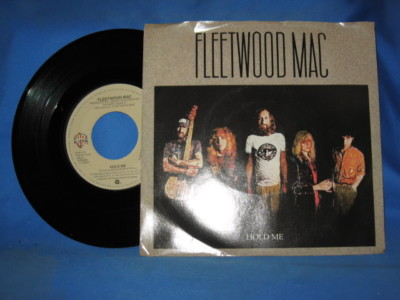 FLEETWOOD MAC , Hold Me ,45rpm NM- ,PIC SLEEVE, Stevie Nicks , McVie, Buckingham
