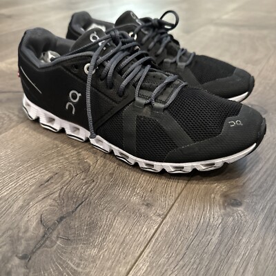 On Swiss Engineering Cloud 5 Women s Size 7.5 Black Athletic Running Sneakers