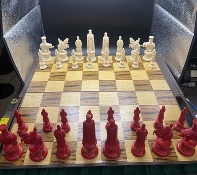 Vintage Kingsway Style Florentine 11th Century Medieval Chess Set Complete Case