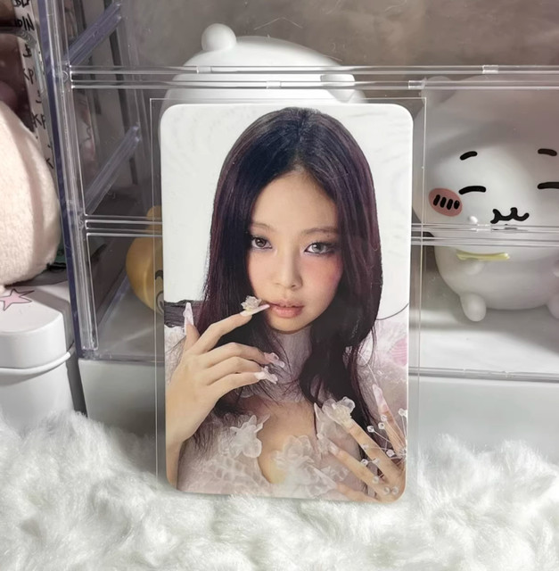 BLACKPINK Jennie Solo Album Mini Card Jump Up Special Face Pose Photocard