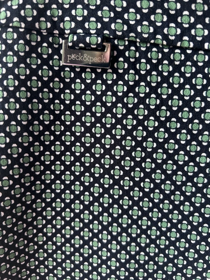 Pantalones Peck & Peck Negro y Verde Kelly Estampado Pierna Recortada Talla 16 Foto 2 de 4