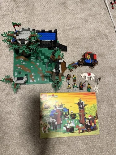 Lego Set 6079 Dark Forest Fortress. COMPLETE*