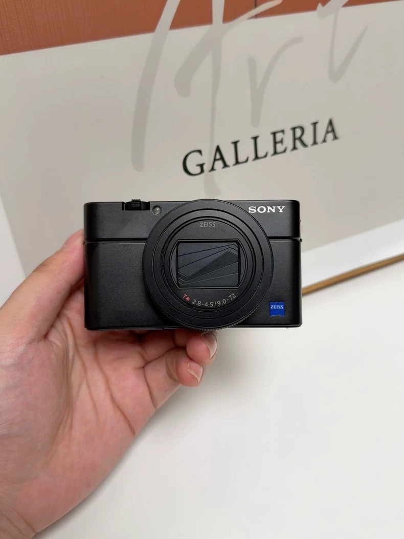 SONY Cyber-Shot Dsc-Rx100M6 20.1 MP Compact Digital Camera