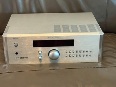 Rotel RSP-1570 Silver 7.1 Ch Surround Sound Processor Preamplifier HDMI Dolby HD