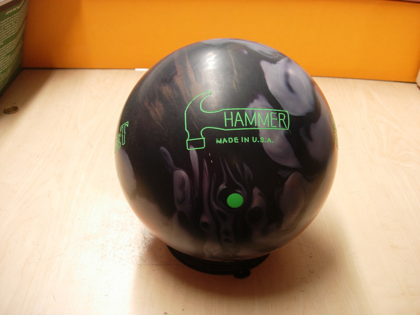 USA 14 4oz, TW 21/2, Pin 34 Hammer 2016 GAUNTLET Bowling Ball Made
