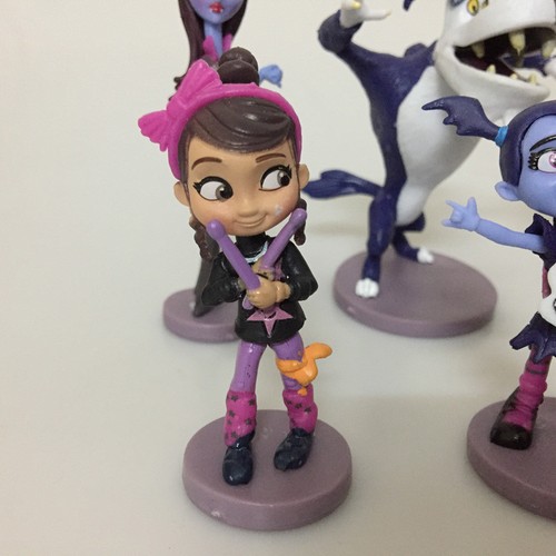 6 PCS Vampirina Disney New Cartoon movie PVC Figure Cake Topper Toy Doll Kids - Bild 4 von 8
