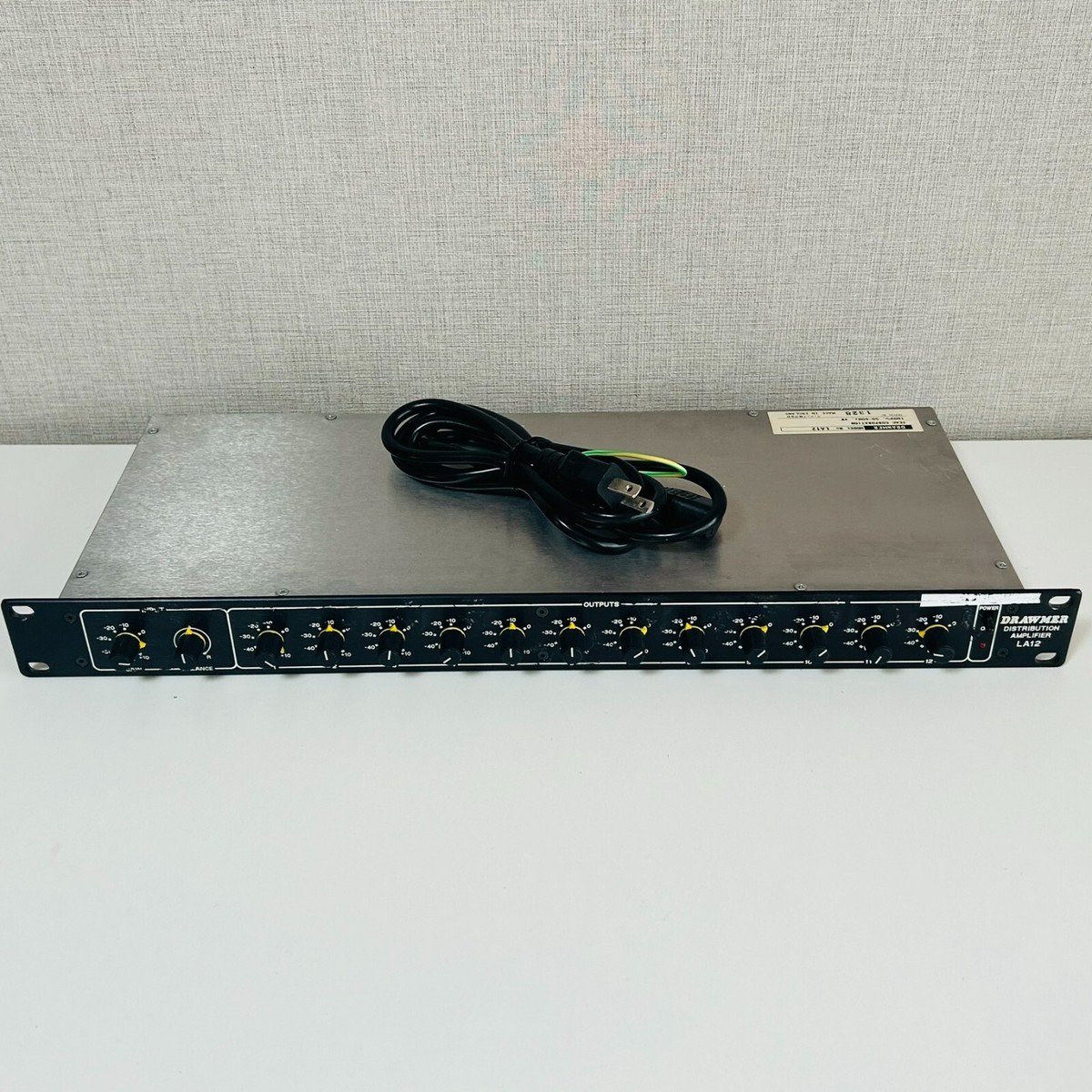 Drawmer LA12 Stereo Distribution Amplifier 12 Channel Level