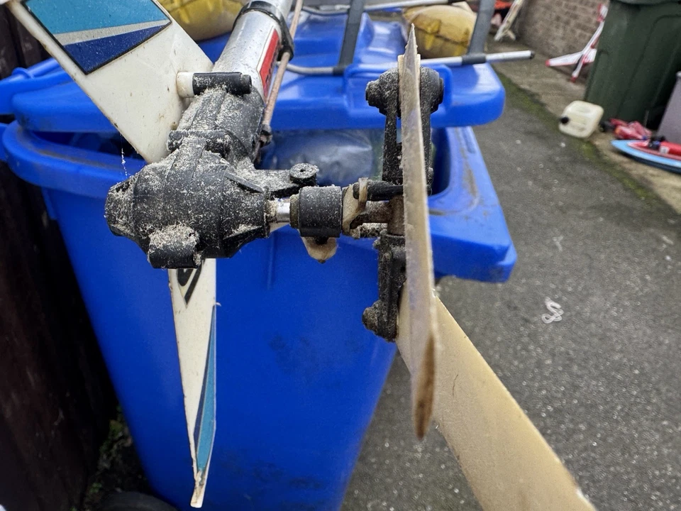 Heli con flotadores Kyosho Concept 30 Sx vintage - Imagen 3 de 4