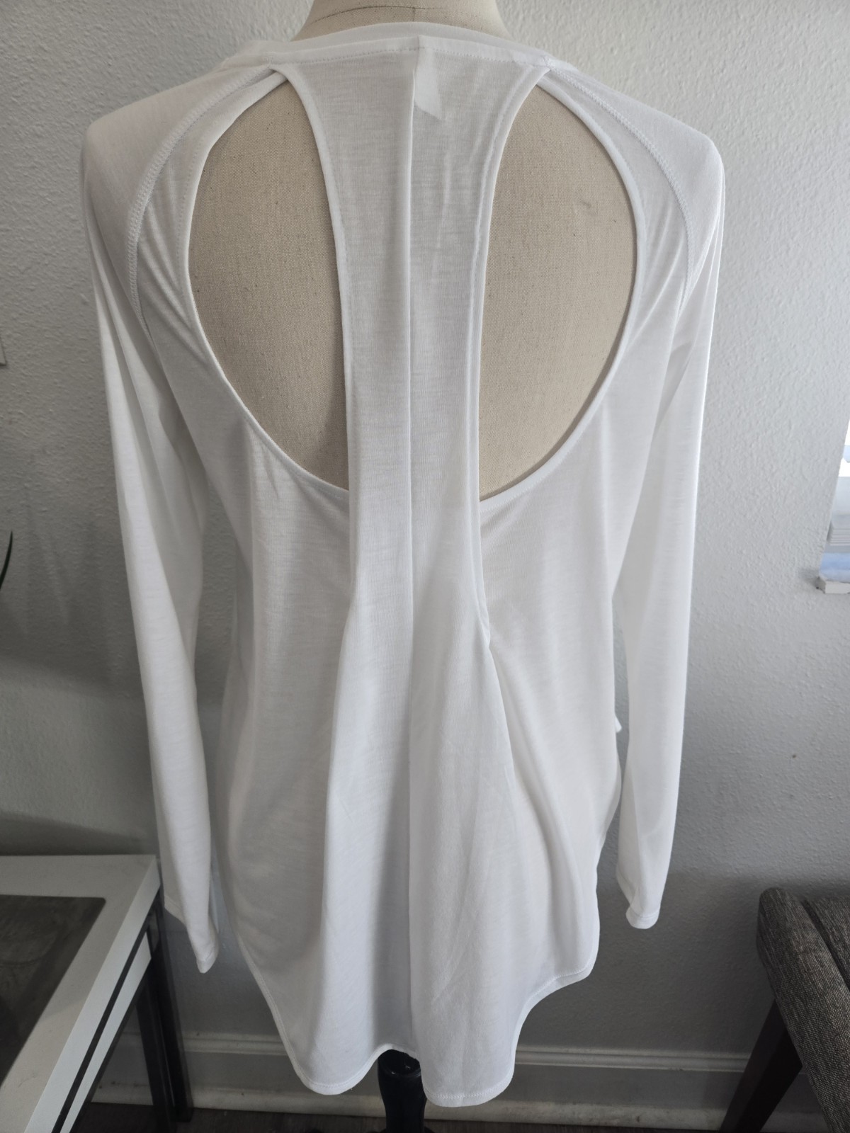 Under Armour Women's White Long Sleeve Open Back Athletic Fit Activewear T-Shirt thumbnail 5