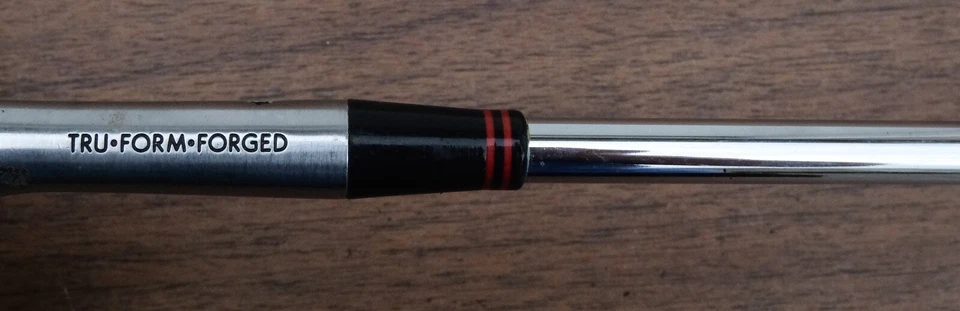 Scor 4161 carbon steel V-sole 57 degree sand wedge, RH Genius 12 Scor shaft - Image 4 of 4