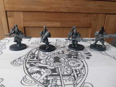 Warhammer 40k Adeptus Custodes Custodian Guard x4