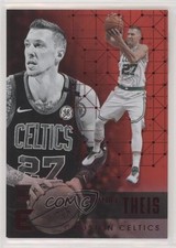 2017-18 Panini Essentials Red Daniel Theis #141 3o2