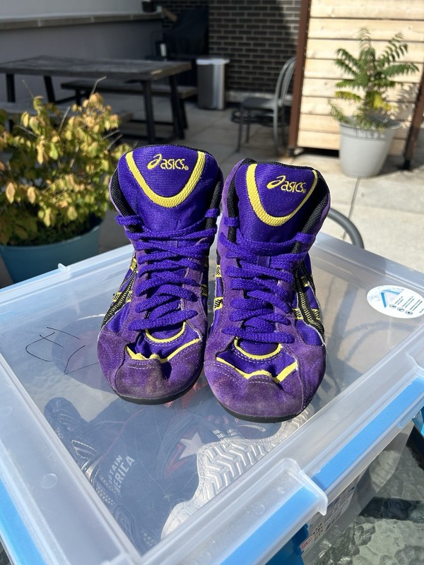 ASICS Moshes Size 6 Purple vintage Wrestling Shoe
