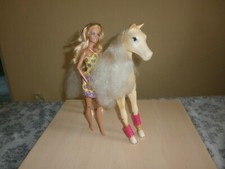 Barbie Pferd (Tawny) mit Funktion und Barbie Puppe Mattel 2006 Springpferd 