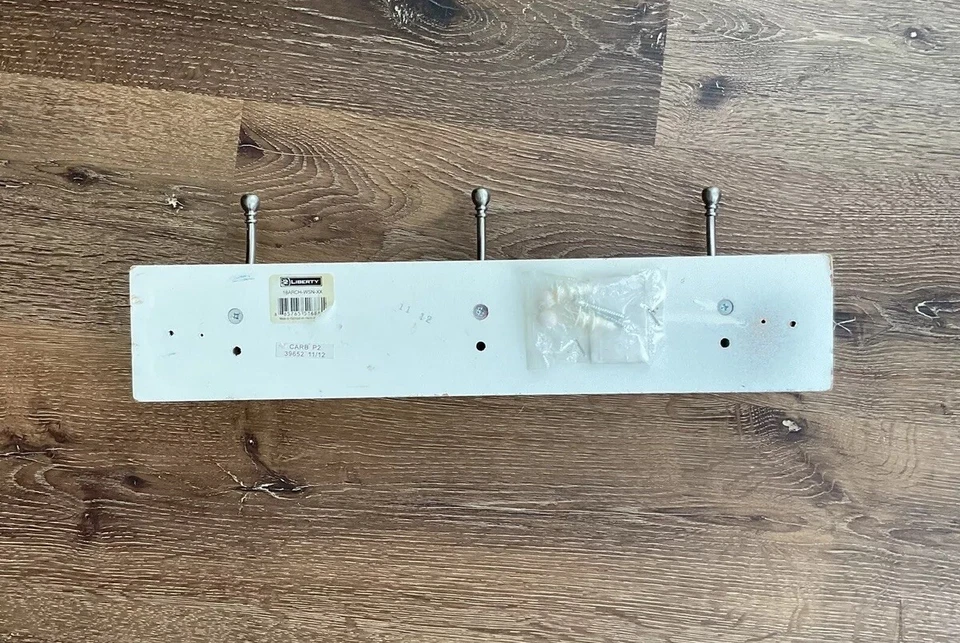 Perchero de madera blanca montado en la pared 3 ganchos para abrigos chaquetas ropa sombreros Foto 2 de 3